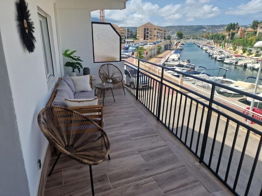 Waterfront 3 Bed Apartment, 90M From The Beach Platja de Larenal Buitenkant foto