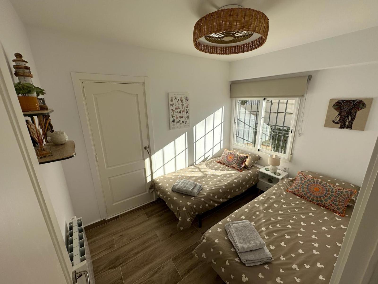Waterfront 3 Bed Apartment, 90M From The Beach Platja de Larenal Buitenkant foto