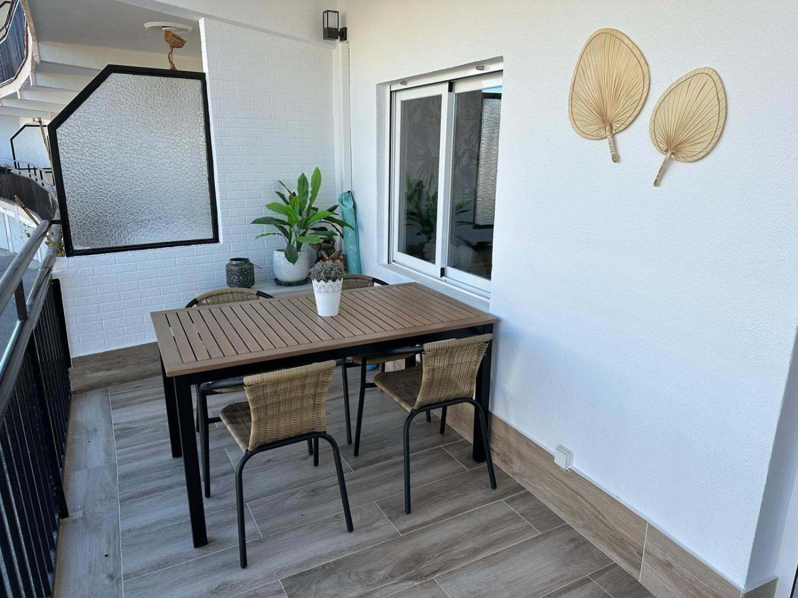 Waterfront 3 Bed Apartment, 90M From The Beach Platja de Larenal Buitenkant foto