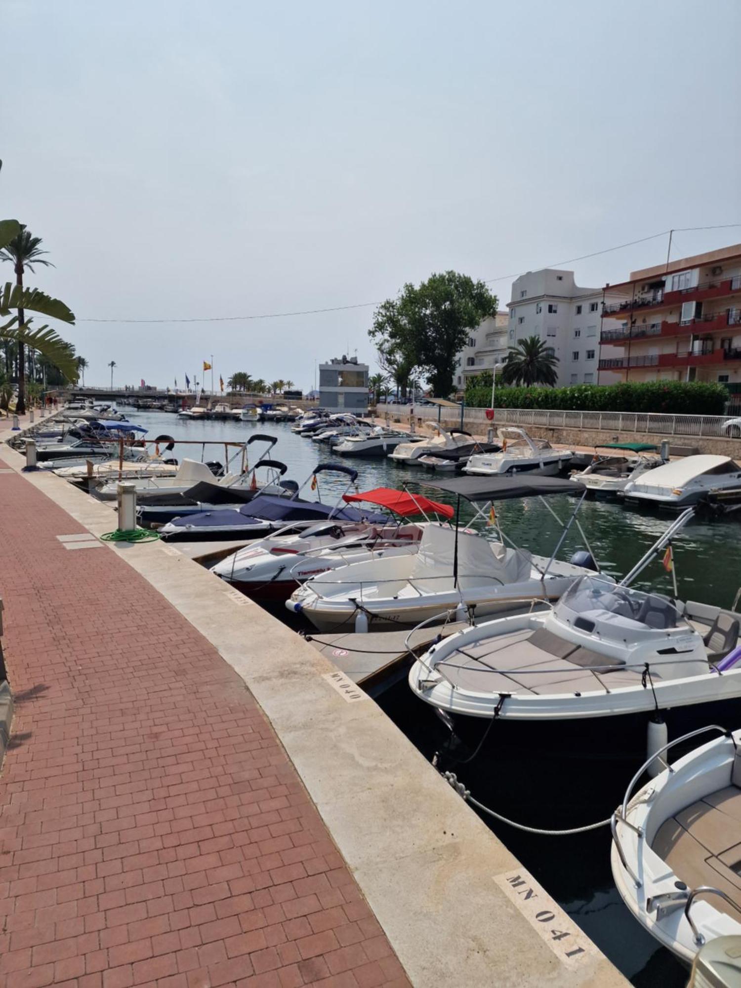 Waterfront 3 Bed Apartment, 90M From The Beach Platja de Larenal Buitenkant foto