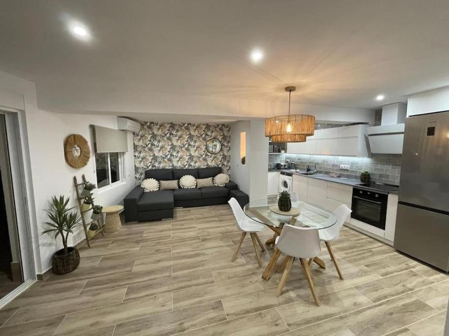Waterfront 3 Bed Apartment, 90M From The Beach Platja de Larenal Buitenkant foto