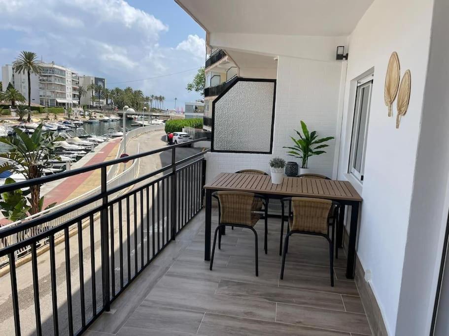 Waterfront 3 Bed Apartment, 90M From The Beach Platja de Larenal Buitenkant foto